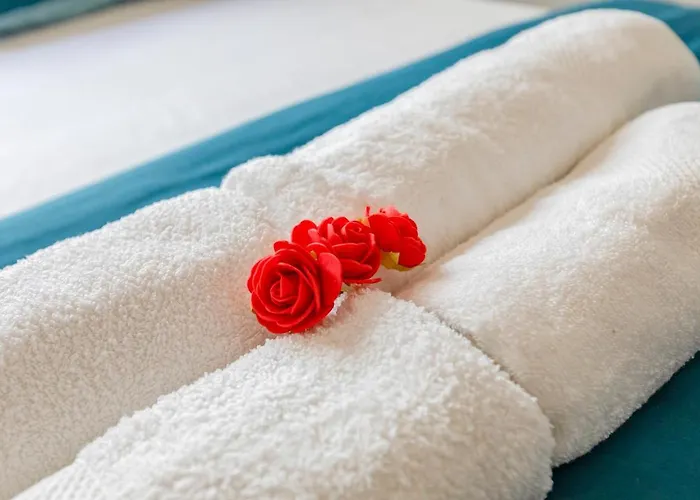 Eva-modern 2 Bedroom Seaside *